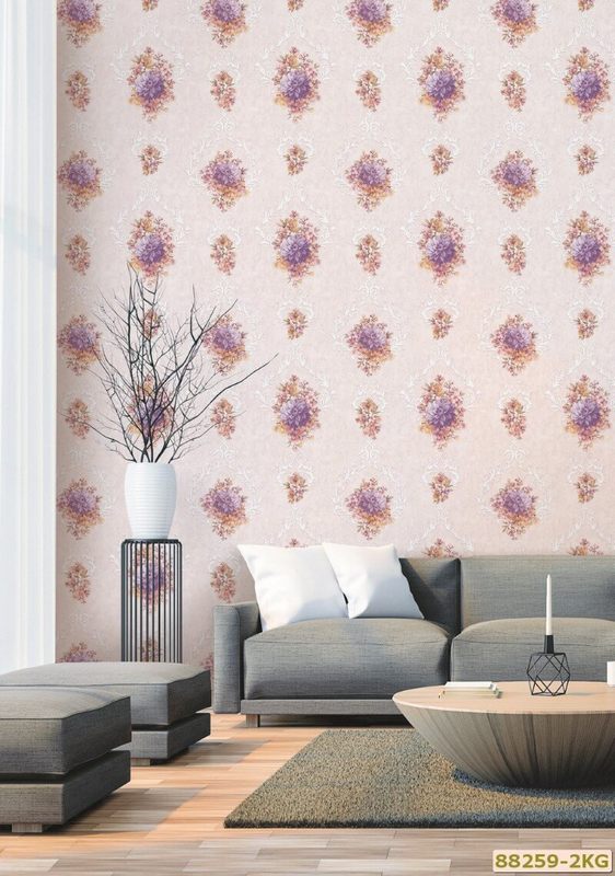 Sự kết hợp giữa họa tiết hoa văn và nền giấy màu hồng pastel giúp căn phòng có thêm chiều sâu lý tưởng
